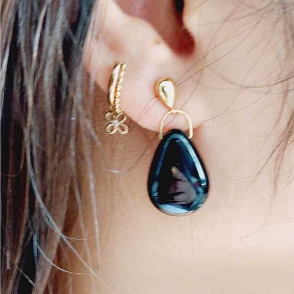 Onyx earing